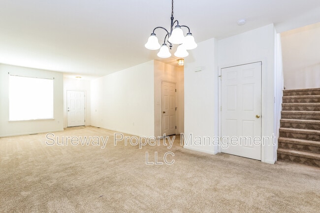 Building Photo - 158 Chancellor Dr