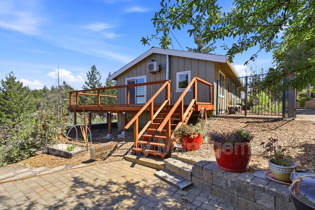 Building Photo - 140 Spaten Way