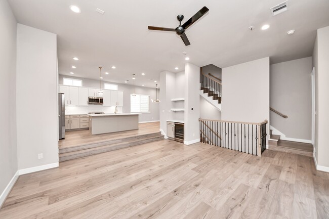 Building Photo - 2114 Stuart St