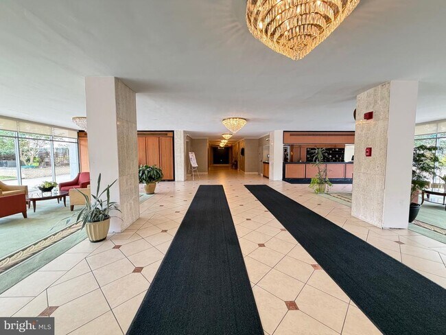 Building Photo - 10201 Grosvenor Pl