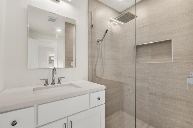 Building Photo - 2352 Lorena Ln