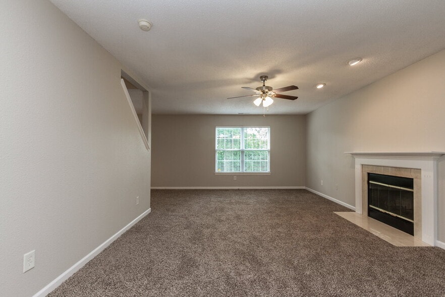 Building Photo - 5963 Liverpool Ln