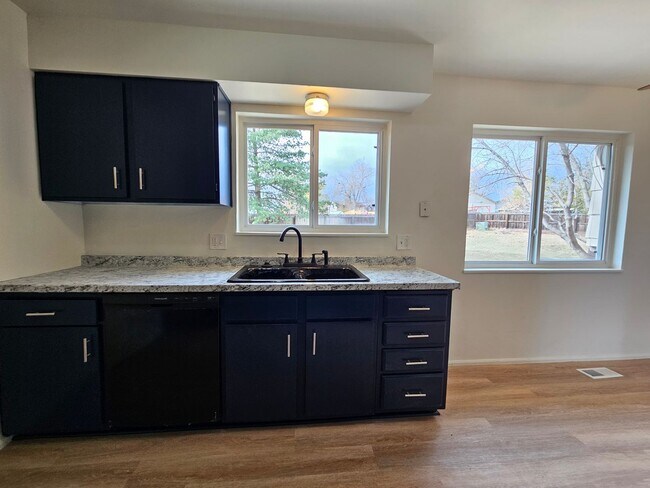 Building Photo - Lovely Aurora Tri-Level 4 Beds w/ New Paint, Carpet, Blinds, Huge Fenced Yard