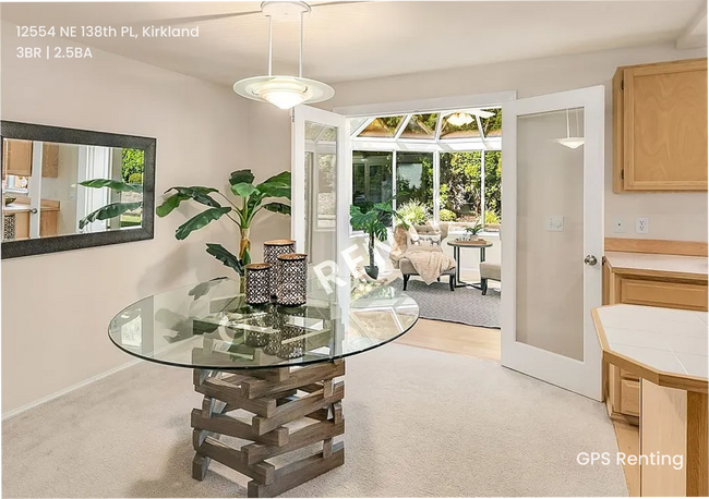 Building Photo - ? Peaceful Retreat in the Heart of Kirkland!