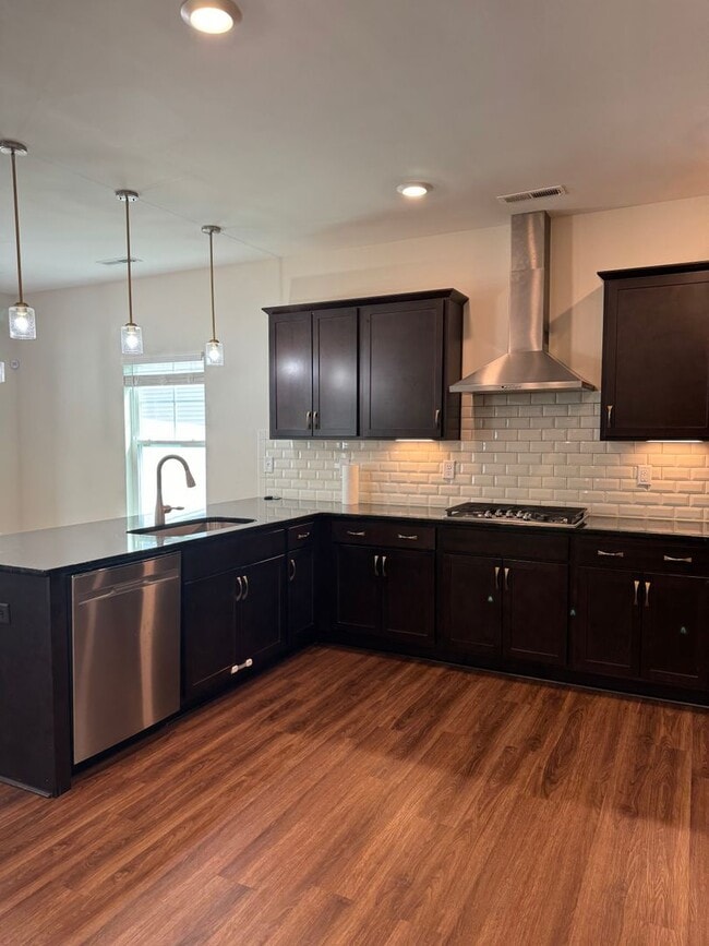 Building Photo - Spacious 4BR 3BA home in Northern Greensboro