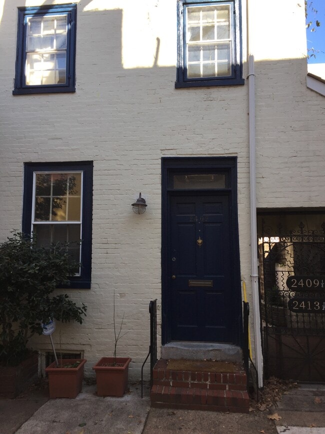 Front Door - 2409 Panama St