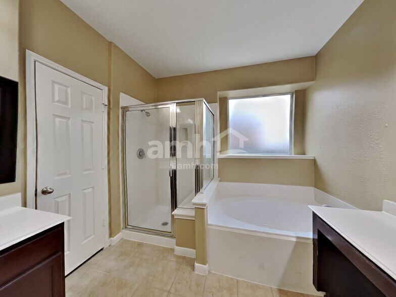 Building Photo - 14302 Baron Creek Ln