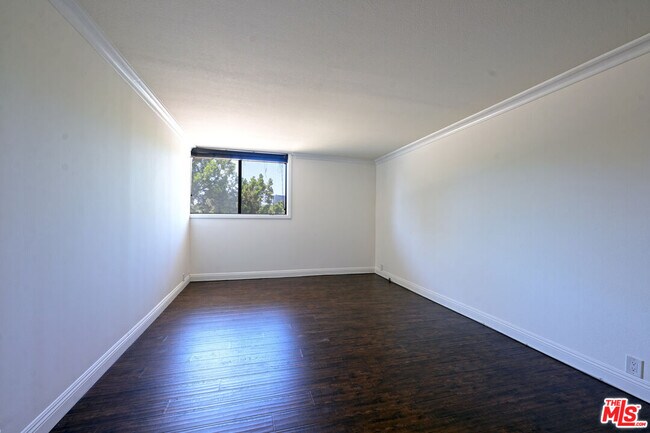 Building Photo - 10535 Wilshire Blvd