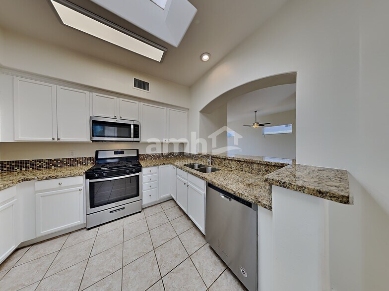 Building Photo - 10466 S Drifter Ranch Pl