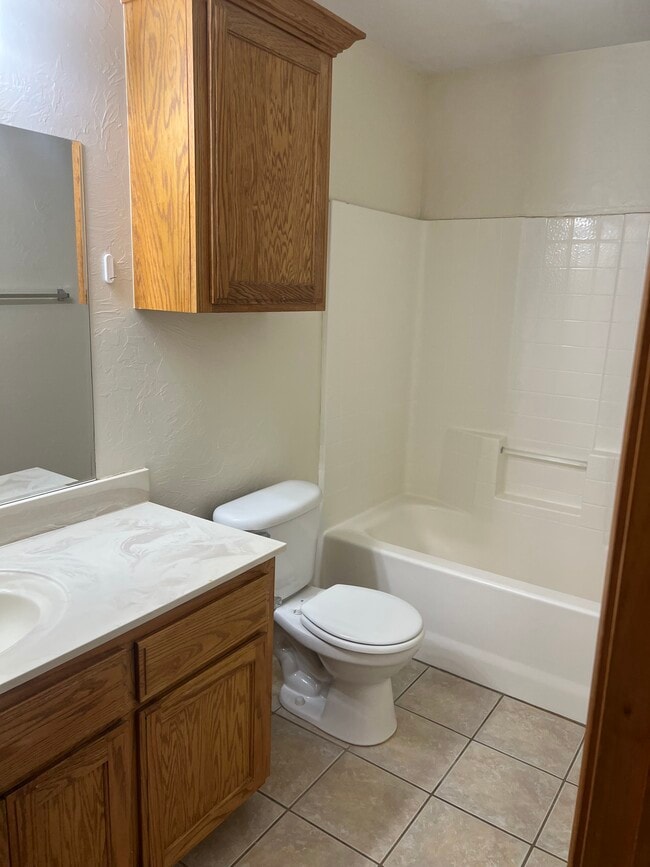 Building Photo - 1006 Aspen Ct
