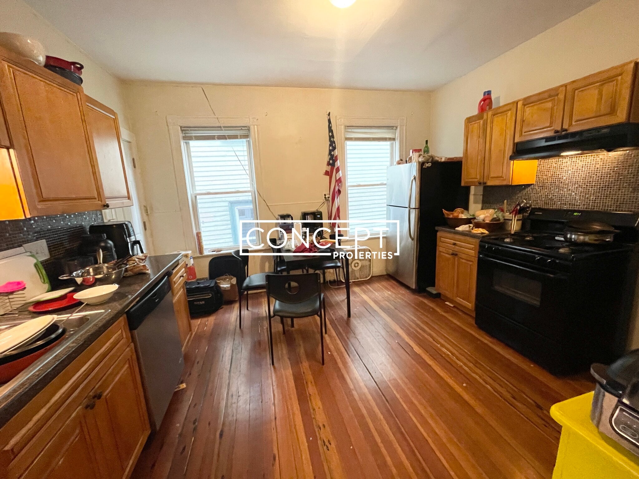 Building Photo - 65 Hillside St