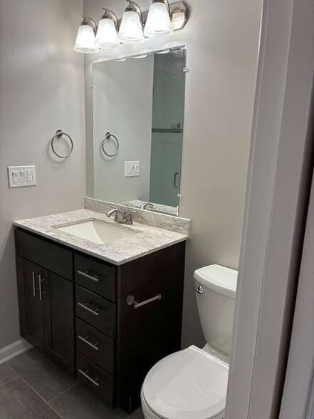 Building Photo - 30 Mansfield Dr