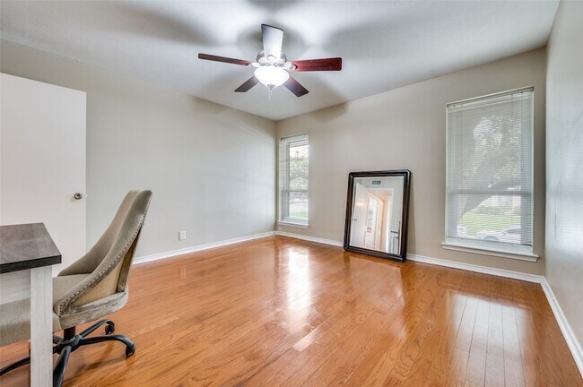 Building Photo - 10029 Regal Park Ln