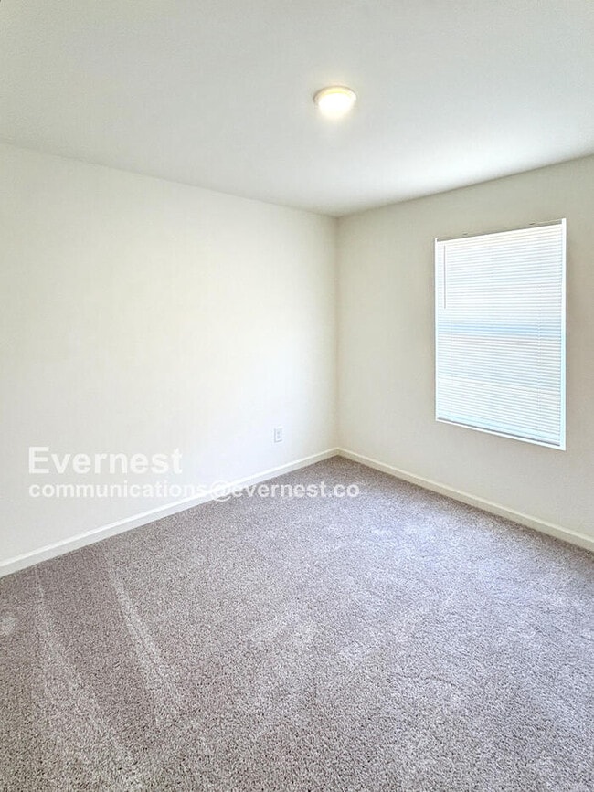 Building Photo - 137 Flowering Cherry St