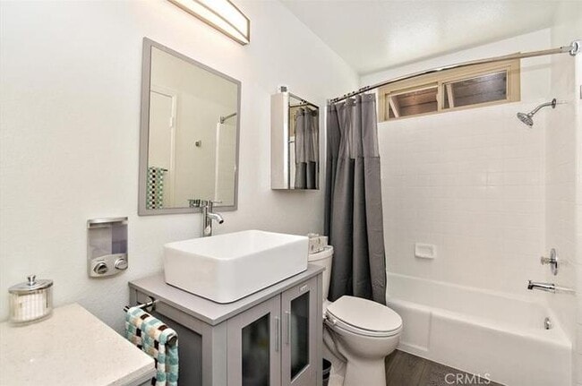 Building Photo - 11043 Country View Dr