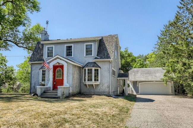 Primary Photo - 4330 Wilson St, Minnetonka, MN, 55345