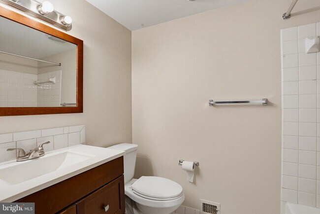 Building Photo - 5139 Dudley Ln