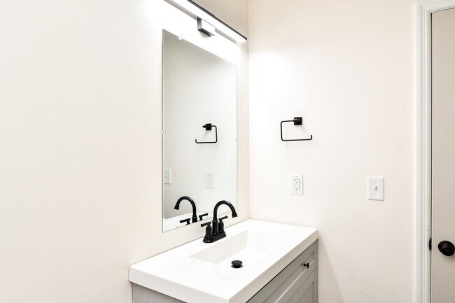 Building Photo - Tour Today! Beautiful redesigned corner co...
