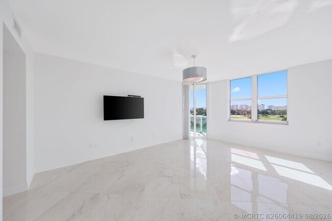 Building Photo - 500 SE Mizner Blvd