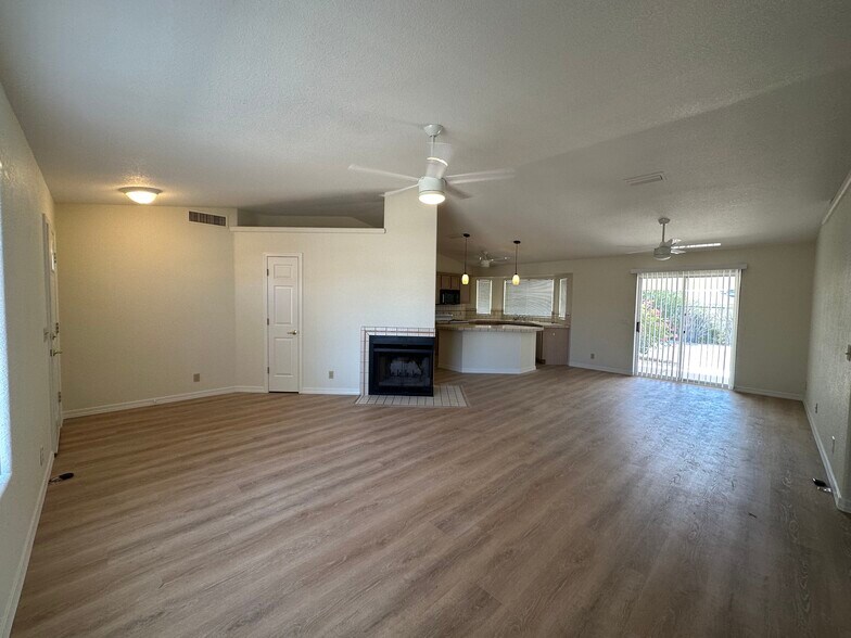 Building Photo - 3036 Ranchero Dr