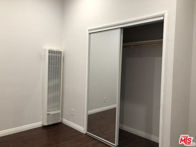 Building Photo - 5244 W 55th St