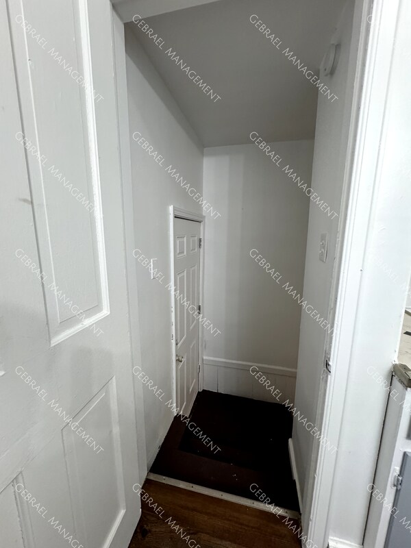 Building Photo - 3210 Herrick St