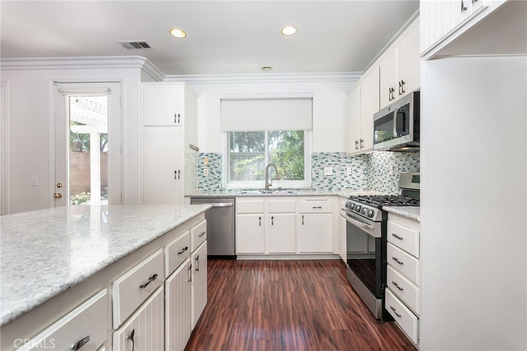 Building Photo - 38 Eaglecreek