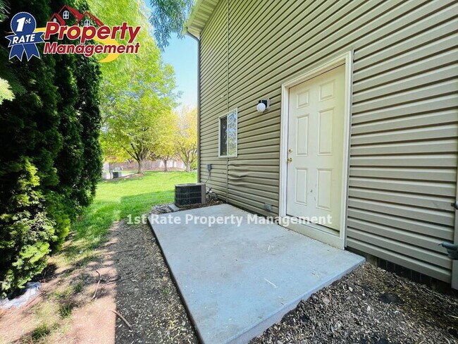 Building Photo - 16025 N 19th St