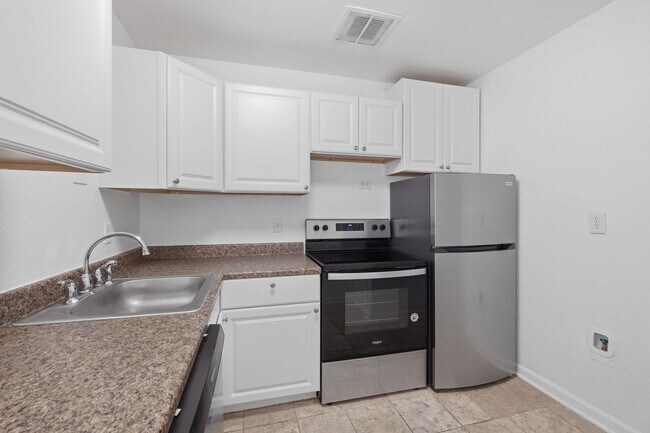 Building Photo - Classic 1/1 in Alamo Heights