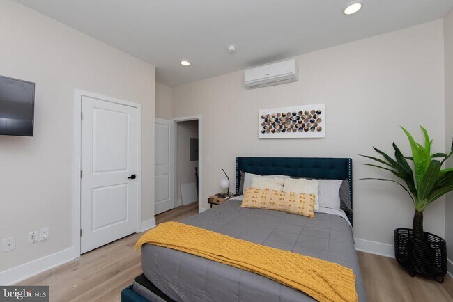 Building Photo - 2001 S Norwood St