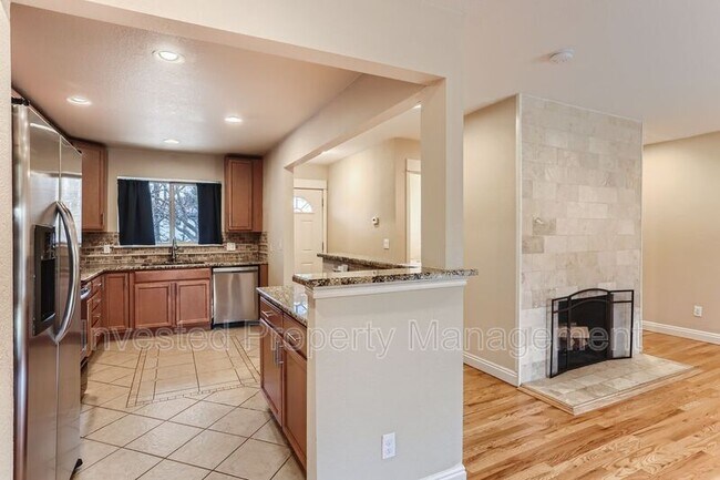 Building Photo - 2471 S Ivanhoe Pl