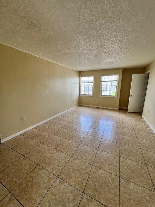 Building Photo - 2 Bedroom Condo in Orlando for Rent