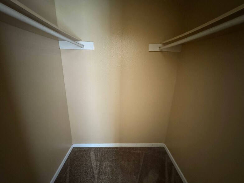 Building Photo - 1102 Covey Ln