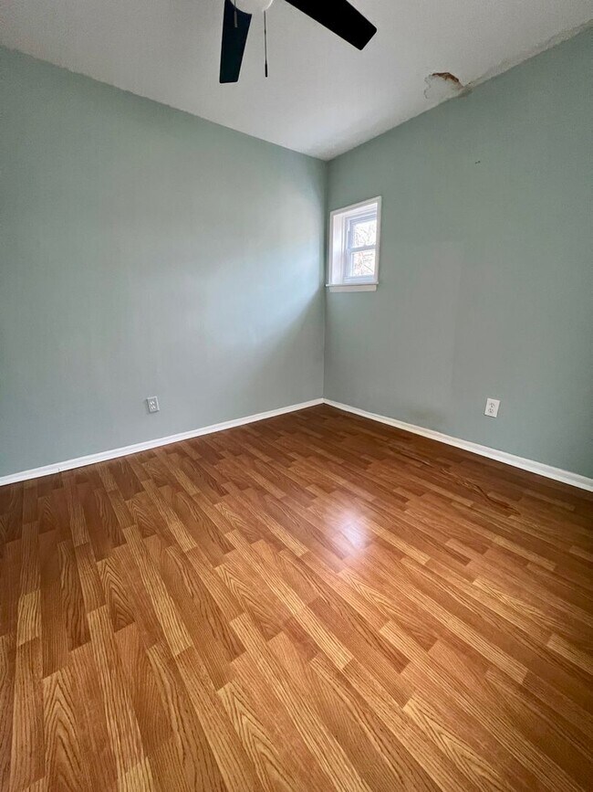 Building Photo - Stunning 3-Bedroom Townhome in Powelton Village! Available mid-August!