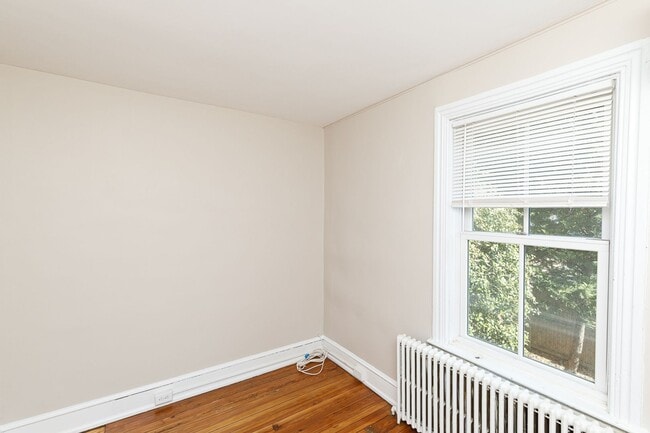 Building Photo - 1525 Elliot Pl NW