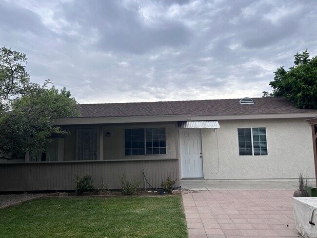 Building Photo - 3749 N Charlotte Ave