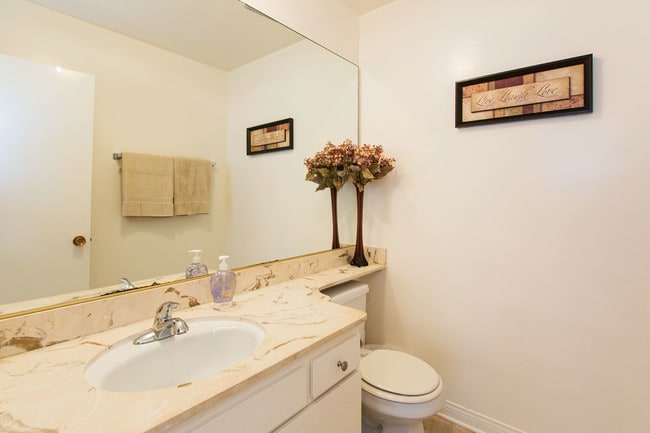 Bath 3 - 18109 Coastline Dr