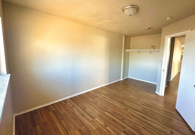 Building Photo - 8432 Dixon Ridge Dr