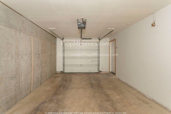 Building Photo - Updated One Bedroom in Happy Valley - Atta...