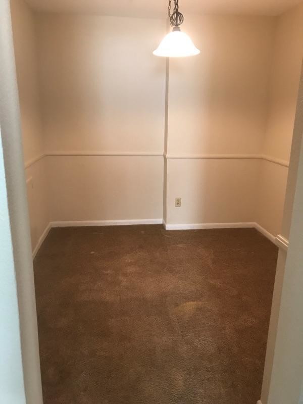 Building Photo - 138 Creekside Ln