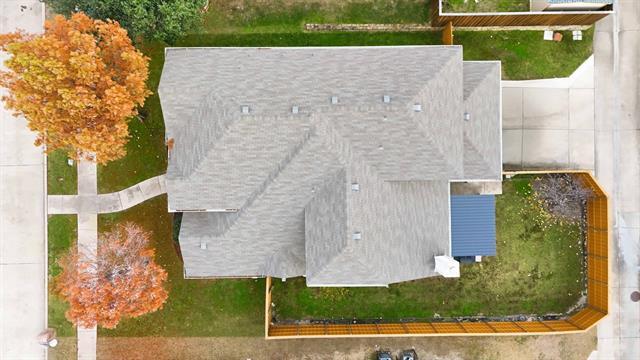 Building Photo - 2122 Trickling Creek Dr