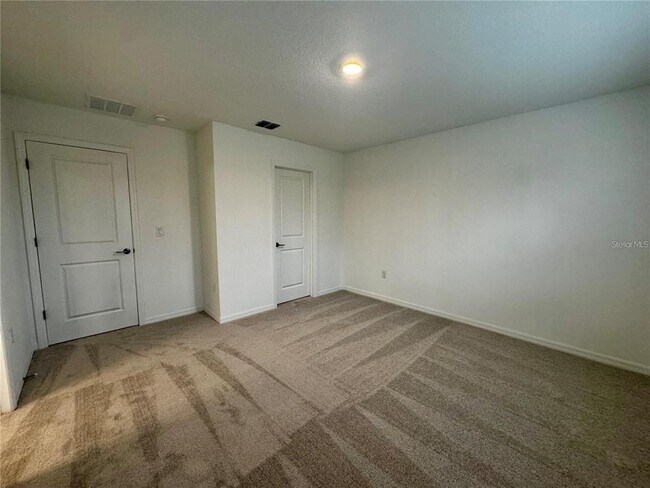 Building Photo - 3037 Canary Ave