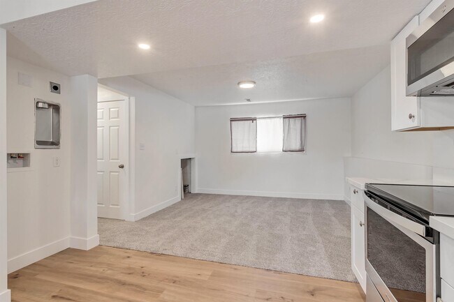 Building Photo - 4866 Gaskill Way