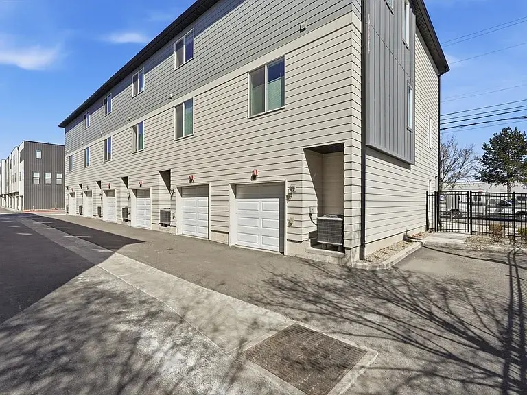 Building Photo - 1146 S Redwood Rd