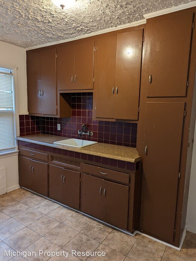 2 br, 1 bath House 3363 Ewald Circle 3363 Ewald Cir Detroit MI