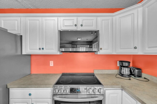 Building Photo - 403 Arabian Ln