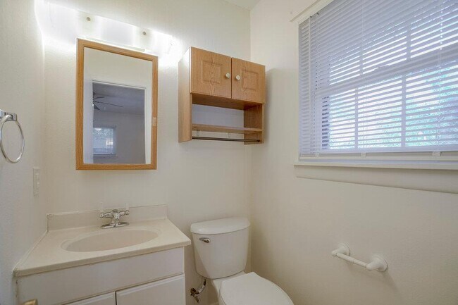 Building Photo - 509 Treys Way