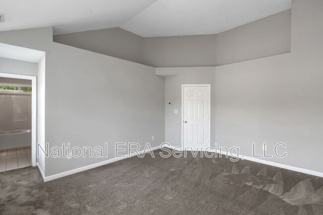 Building Photo - 7037 Ravenwood Ln