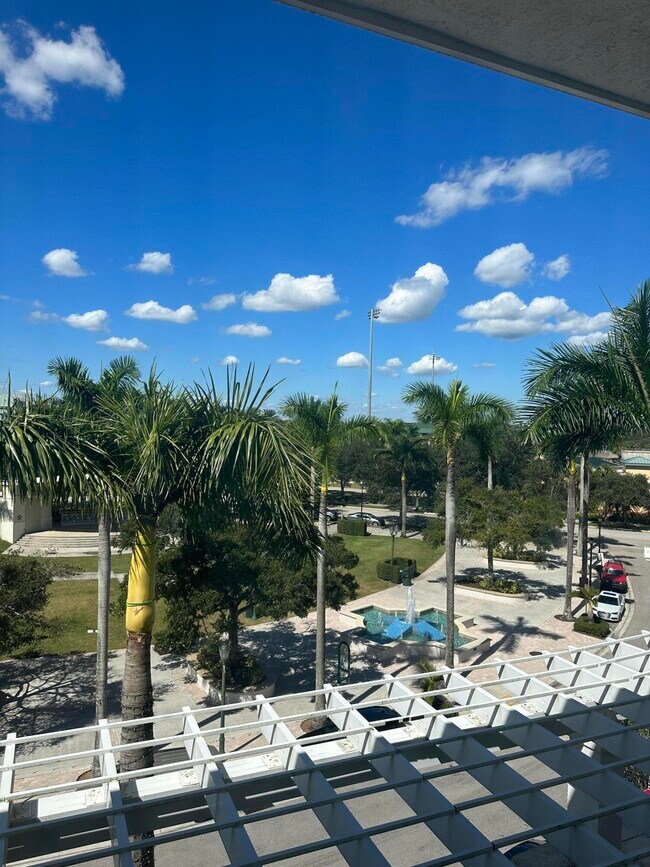 Building Photo - 1200 Town Center Dr