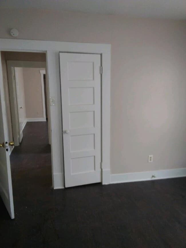 Building Photo - Home For Rent